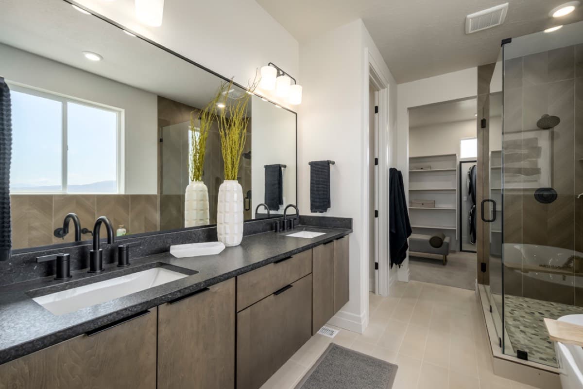 The Sun Valley — Model Home - Primary Bathroom