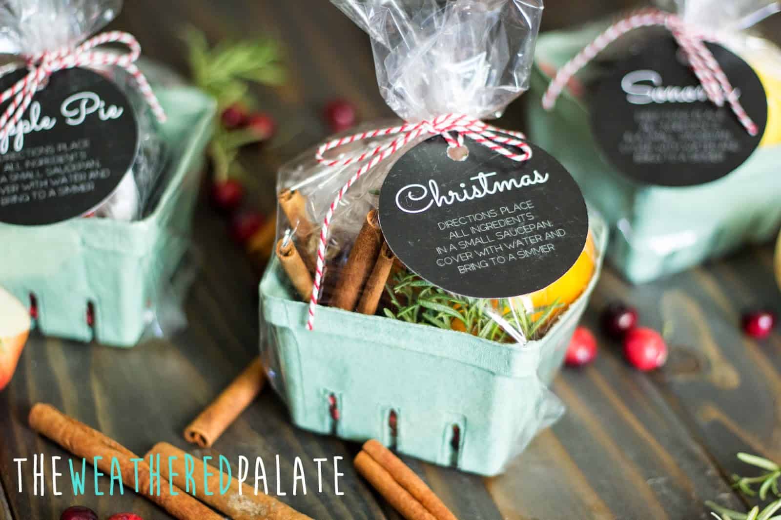 4 Easy Christmas Gifts To Give Your Neighbors